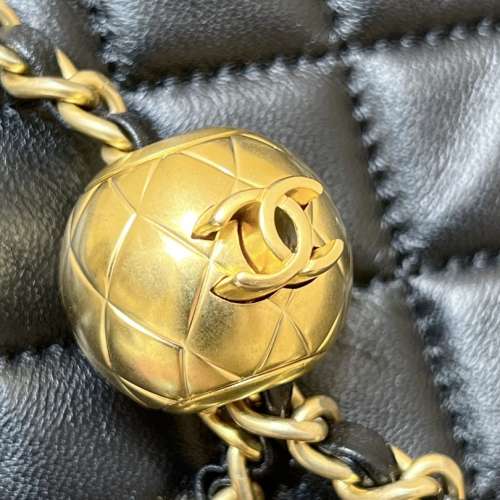 Chanel  金球HOBO羊皮嬉皮包