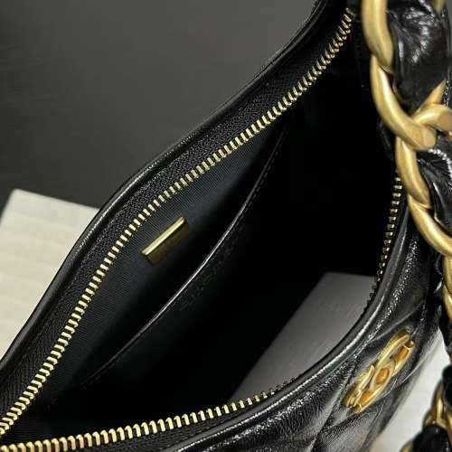 CHANEL 24A金色金屬小羊皮旅行包單肩包小號女款黑色