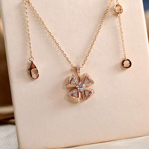 BVLGARI宝格丽 四叶草 罗马之花 Fiorever咏绽项链