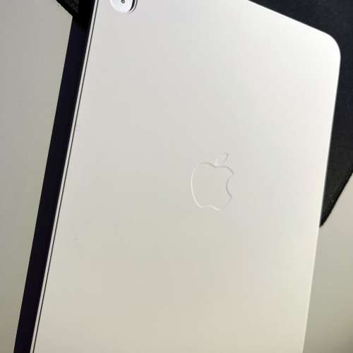 iPad 10th gen WiFi 64GB (Silver) with Genuine iPad Smart Folio (White)