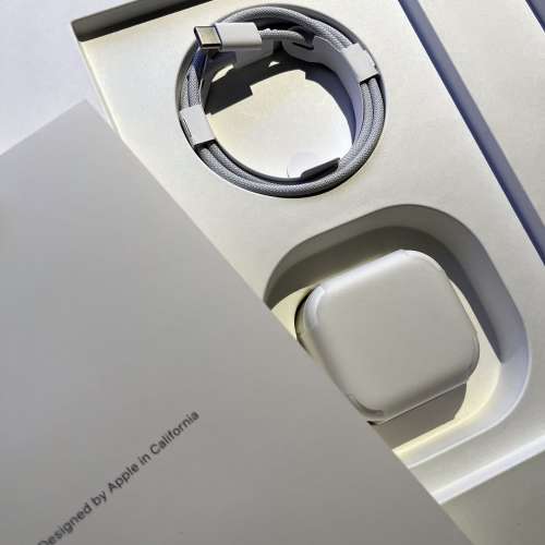 iPad 10th gen WiFi 64GB (Silver) with Genuine iPad Smart Folio (White)