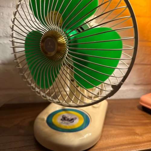 出售三菱昭和風20cm坐枱扇，電壓110v，需使用變壓器，100%正常，外觀85%新，有意請p...