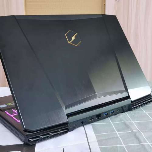 Intel® Core™ i7-6700 高階電競RGB手提電腦，4G獨立顯卡，16G DDR4，Samsung 870...