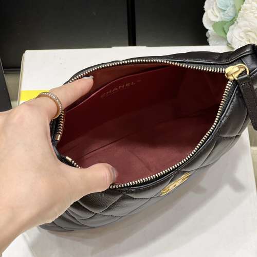 Chanel 23A 高级手工坊系列hobo腋下包