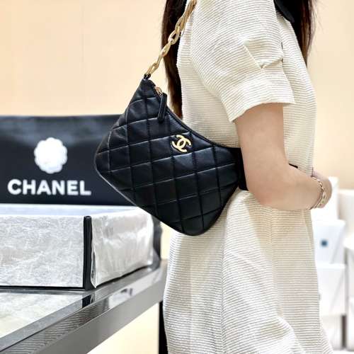 Chanel 23A 高级手工坊系列hobo腋下包