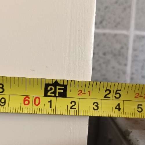 九成新公屋厠所門