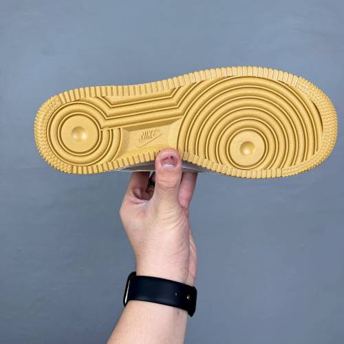 Air Force 1 ‘07 Low 原楦头原纸板 打造纯正空军版型#专注外贸渠道  全掌内置蜂窝...