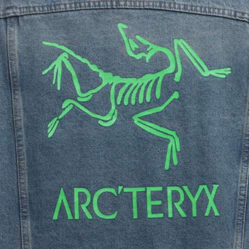 始祖鳥 Archaeopteryx 螢光字母LOGO牛仔夾克