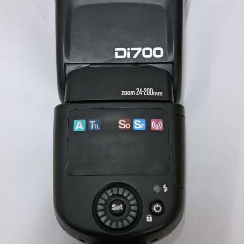 Nissin Di700 for nikon 24-200mm zoom 鏡