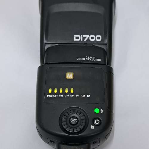 Nissin Di700 for nikon 24-200mm zoom 鏡