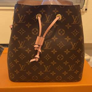 LOUIS VUITTON 水桶包包