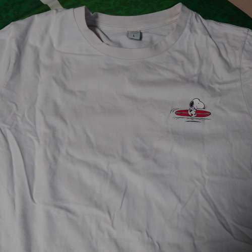 Cariuma t-shirt snoopy size L tee