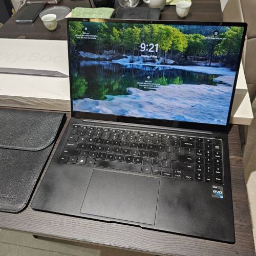 放 15.6吋 Samsung Galaxy Book 2 Pro i5版連皮套+全新機袋