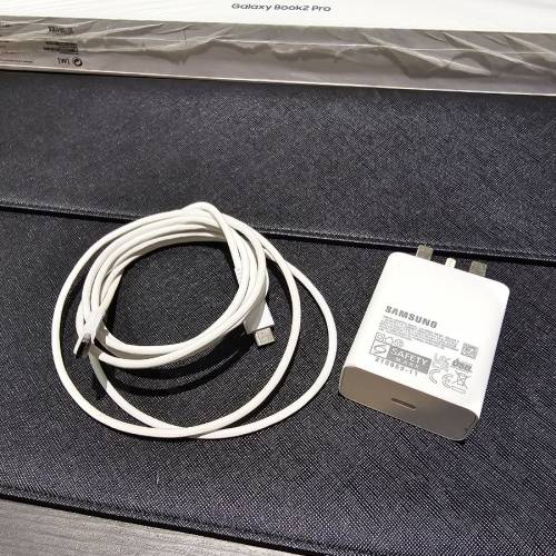 放 15.6吋 Samsung Galaxy Book 2 Pro i5版連皮套+全新機袋