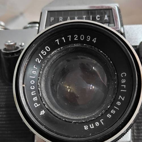 Praktica SLR +carl zeiss 50/2