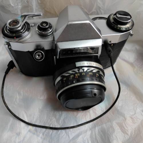 Praktica SLR +carl zeiss 50/2