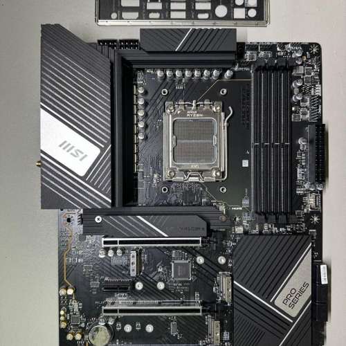 AMD AM5 Ryzen 7 7800x3d + MSI X670-P Wifi + XPG RGB DDR5 6000 32GB Ram