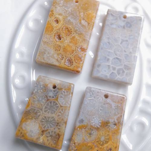 共生玻璃花 天然珊瑚玉特價吊墜