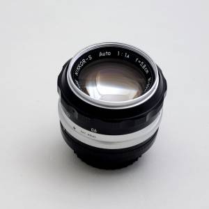 Nikon 5.8cm f1.4 ( 罕見95新 !!)