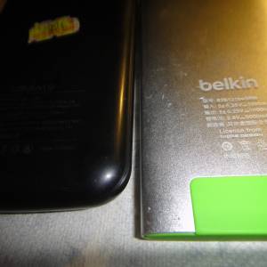 兩隻電話充電器10000 mAh無線充 Belkin 5000mAh