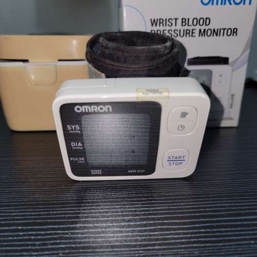 Omron 歐姆龍 手腕血壓計 血壓監視器 不包括電池 Battery NOT Included Automatic ...