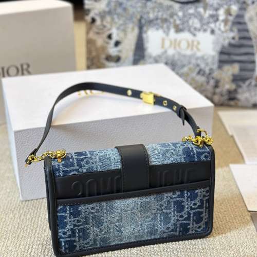 女包包斜挎包腋下包单肩包