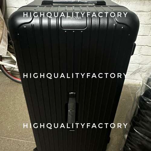 RIMOWA Essential Trunk & Trunk Plus