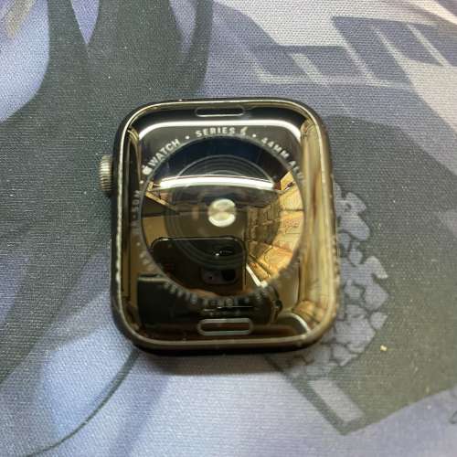 Apple Watch Series 5 (GPS) - 44毫米太空灰鋁金屬錶殼 配 運動錶帶