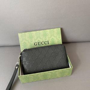 Gucci 古奇 牛皮手拿包 男士皮夾 經典復刻設計 採用精湛鑲嵌細工，實物拍攝