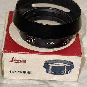 Original Leica Black hood no. 12585 with box