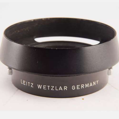 Original Leica Black hood no. 12585 with box