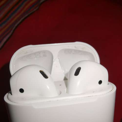 apple AirPods 2 平出