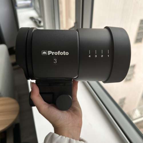 Profoto B1 500 Light + Profoto Class 2 Battery Charger (100-240V)