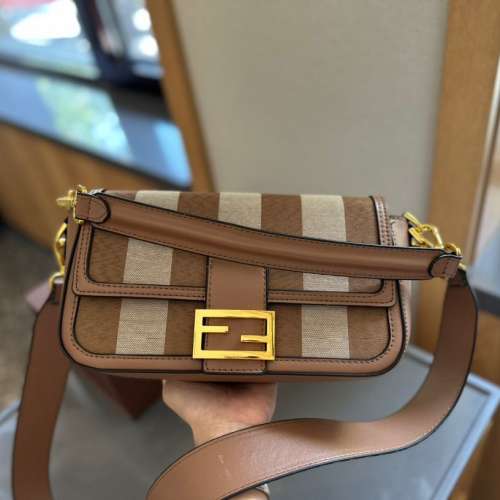 Fendi法棍包 女包包單肩斜包鏈條包腋下包斜挎包