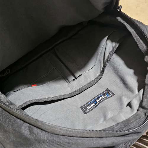 TravelPlus 多間隔背包