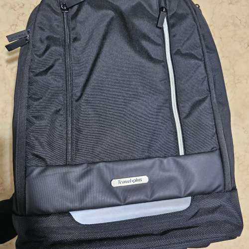 TravelPlus 多間隔背包