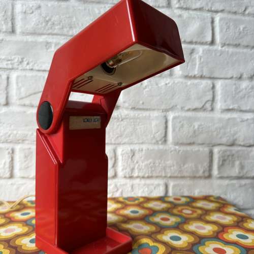 出售 昭和時期 座枱燈一箋，可摺合作為開關，100%正常，整體80%新，款式經典，有意...