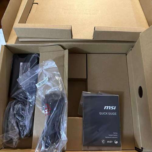 MSI Katana 15 B12VGK i7 RTX4070 2k mon 32GB 1TB (1.5年保養)