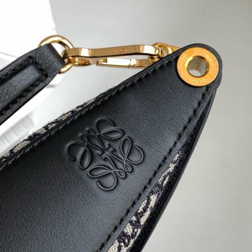 Loewe Luna 🌟半月形Hobo手袋