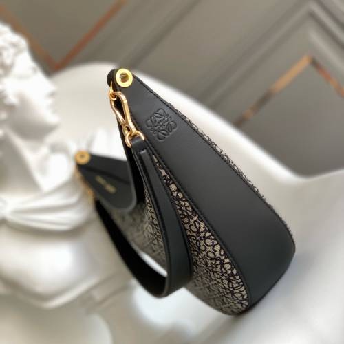 Loewe Luna 🌟半月形Hobo手袋