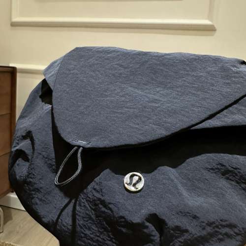 Lululemon 加拿大奧運同款小包包Curved CrossbodyBag