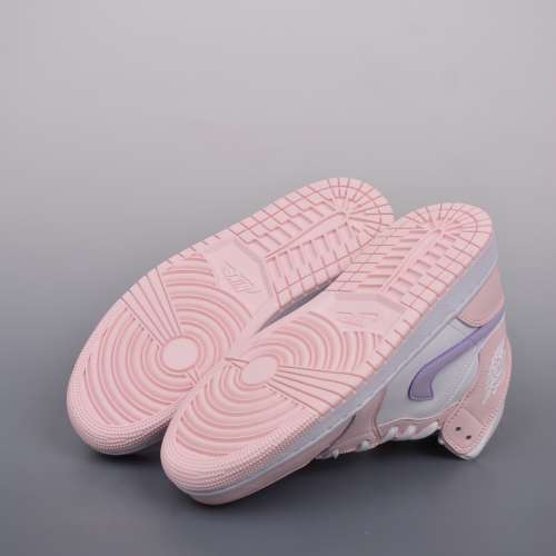 Air Jordan 1 Mid 少女粉