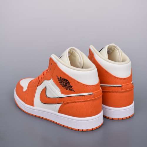 Air Jordan 1 Mid 白橙扣碎