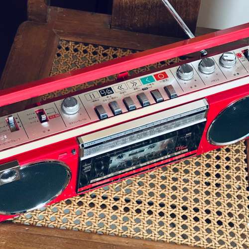 出售 National boombox手提收音錄音機，型號RX-F6,cassette可正常播放，收音機正常...