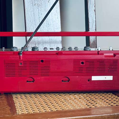 出售 National boombox手提收音錄音機，型號RX-F6,cassette可正常播放，收音機正常...