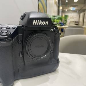 Nikon F5 菲林相機 + AF-S 35mm f 1.8 鏡頭