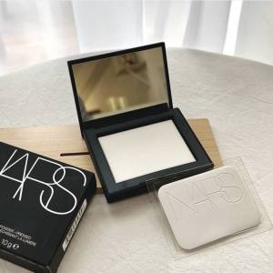 歐美大熱產品🎊🎊🎊 Nars 裸光定妝蜜粉餅 no.5894 (10g)