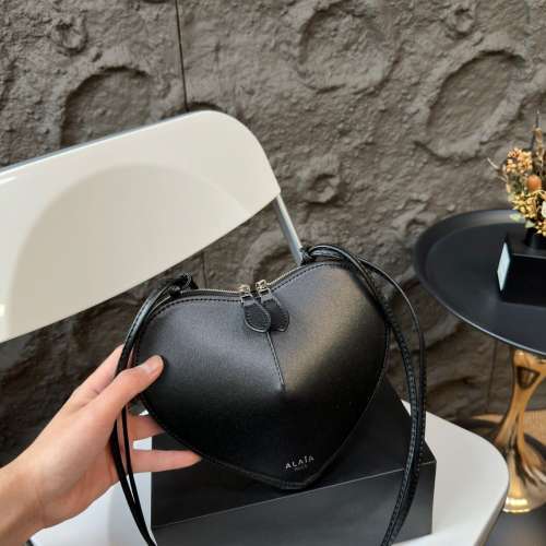 ALAIA 七夕限定心型手袋包