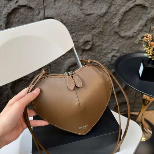 ALAIA 七夕限定心型手袋包