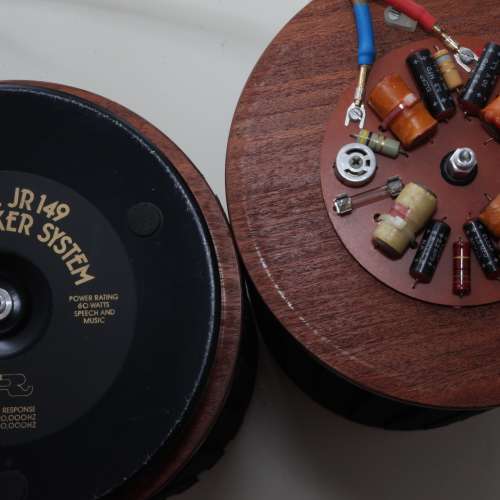 Jim Rogers JR149(罕有1977年鑲真皮版本)15&Omega; LS3/5A老對手，人聲不分軒輊，低頻更...